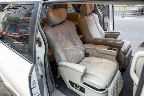 Độ ghế limousine xe Toyota Sienna