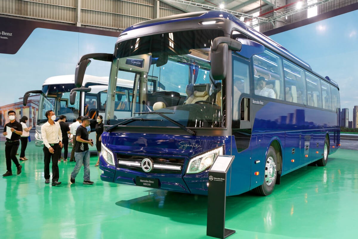 Xe bus mới mang thương hiệu Mercedes