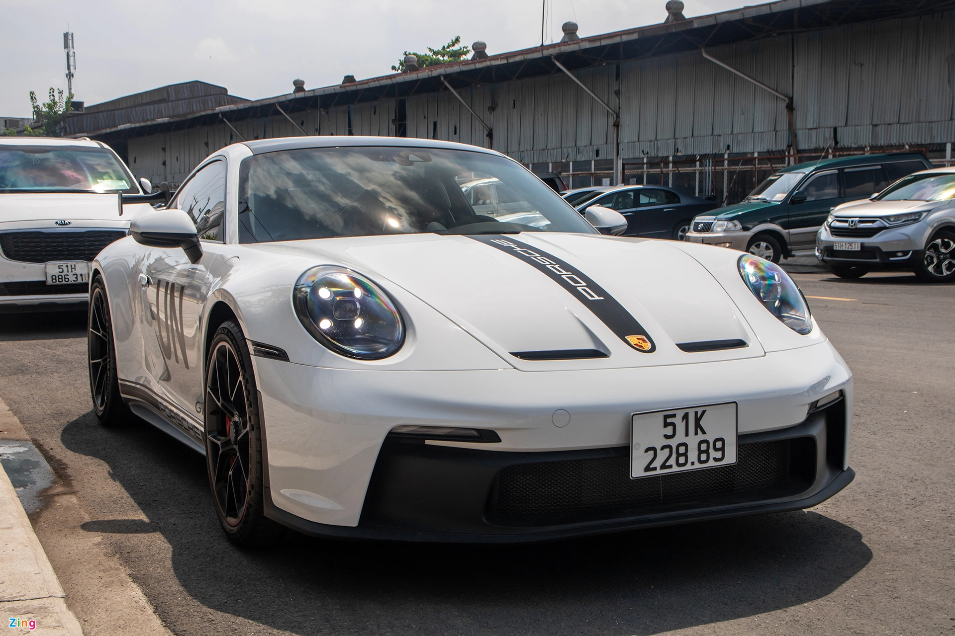 Porsche là thương hiệu chiếm đa số trong garage của ông Vũ với số lượng hơn 20 chiếc đủ chủng loại.
