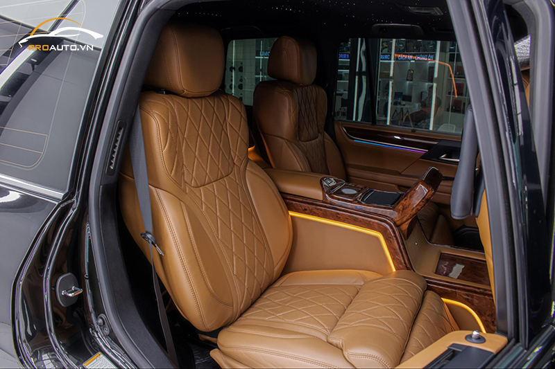 Kiểu ghế Limousine cho xe Lexus đẳng cấp, sang trọng