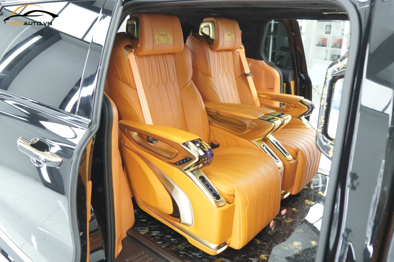 Độ ghế Limousine tại Hà Nội phiên bản Hongyi Crystal 4.0